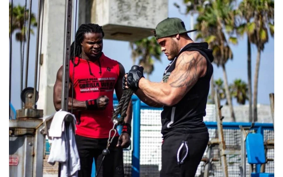 Gorilla Wear Melbourne S/L Hooded T-Shirt - Red 5 Gorilla Wear Melbourne S/L Hooded T-Shirt - Red – Bild 3