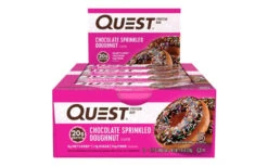Quest Nutrition Quest Bar - 12 X 60g Riegel 27 Quest Nutrition Quest Bar - 12 X 60g Riegel -Sport Verkauf quest kiste chocolate sprinkled doughnut min